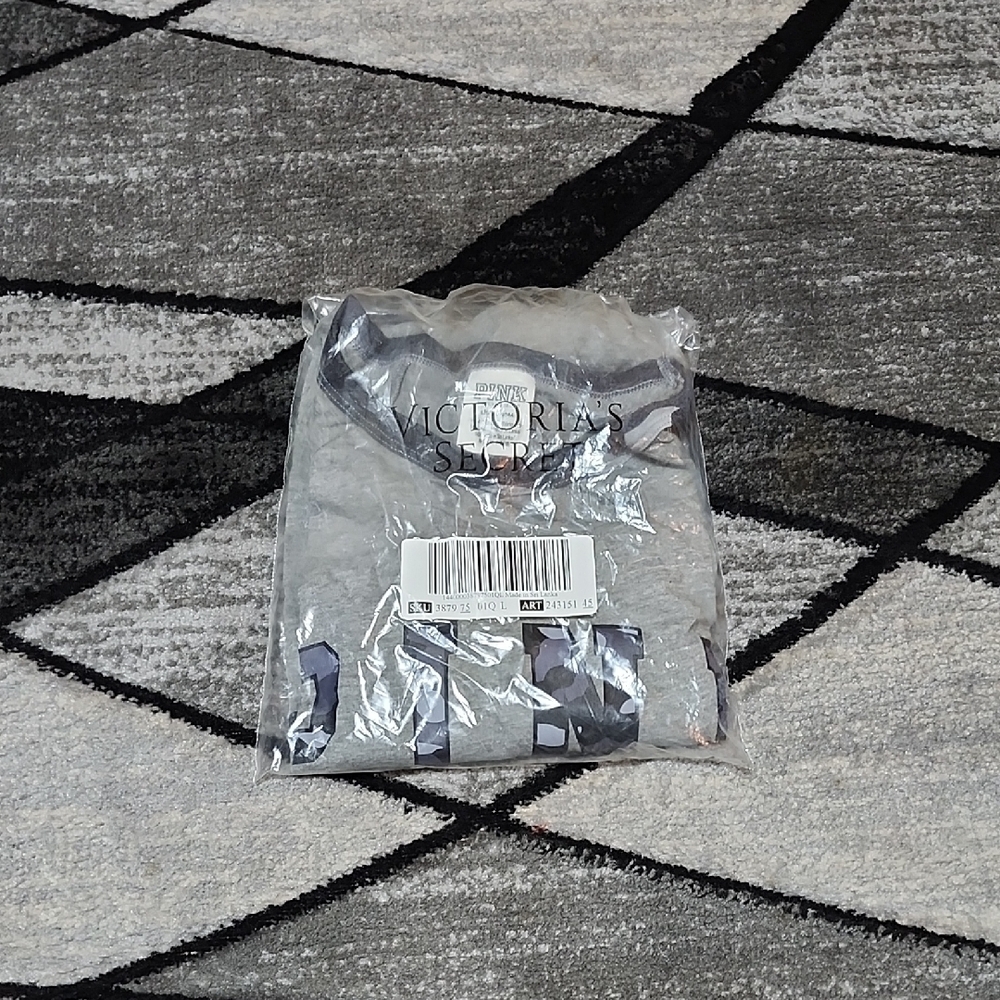 VS PINK 2018 GRAY & BLUE CAMOUFLAGE SHORT-SLEEVE RINGER TEE-SHIRT L